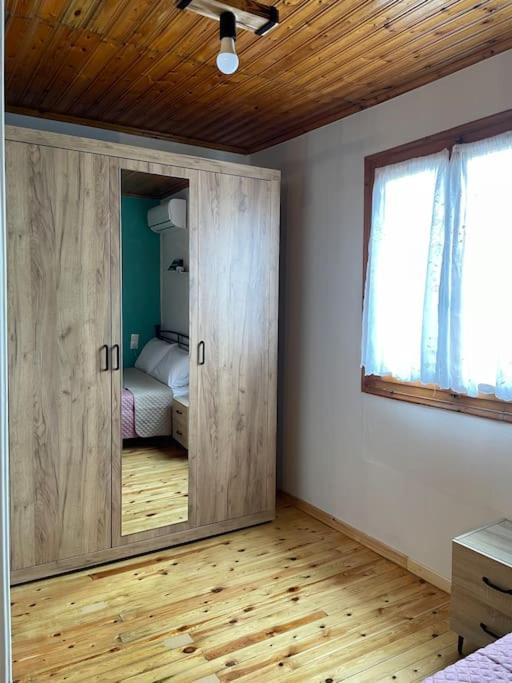 Apartamento Politis' Wooden House Vasilikí Exterior foto
