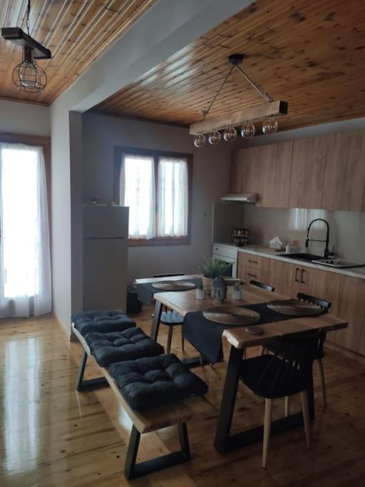 Apartamento Politis' Wooden House Vasilikí Exterior foto